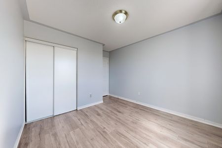For Lease - 8892 Sheppard Avenue Unit# Unit B2, Toronto, Ontario - Photo 3