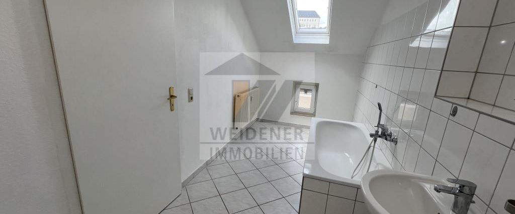 Preiswerte 2 DG-Zimmer Wohnung im Zentrum von Weida! - Foto 1