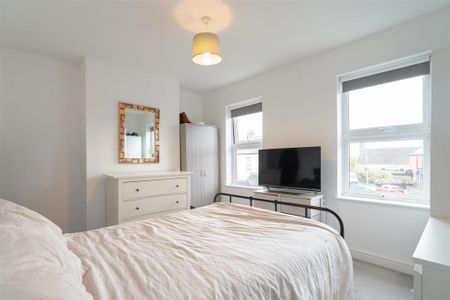 2 bedroom terraced house to rent - Photo 3