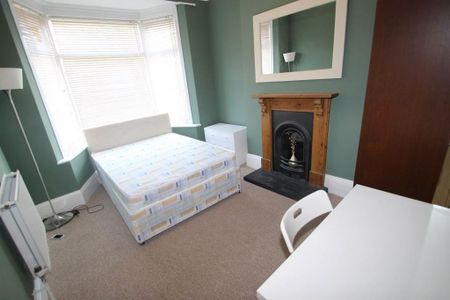 4 bedroom terraced house to rent - Photo 2