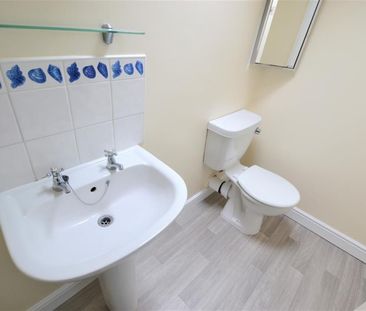 1 bedroom Flat To Let - Photo 1
