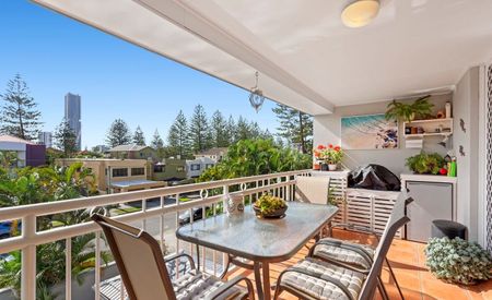 Spacious 2 bedroom unit in the heart of Mermaid Beach - Photo 4