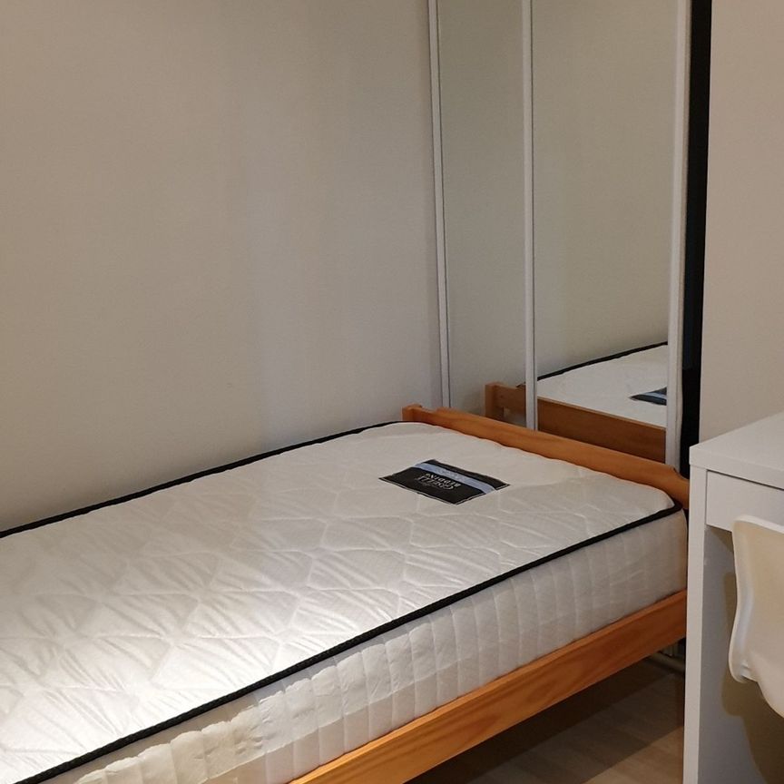 3 bedroom apartment next to Melbourne Central! - Photo 1