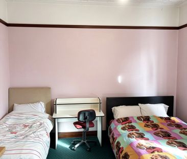 Randwick - Photo 1
