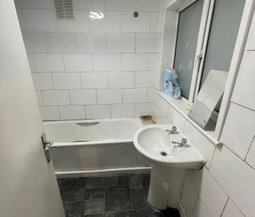 Milner Road Room 3 - Photo 1