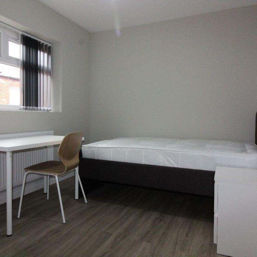 Flat 2 Eldon Street, Preston - Photo 1