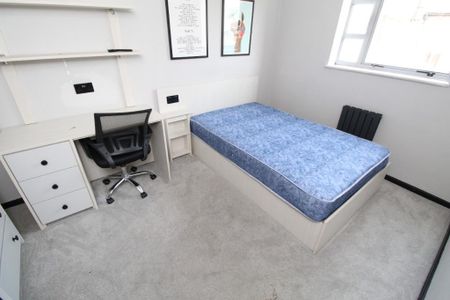 8 bedroom flat to rent - Photo 4