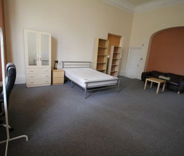 1 Bed Student Accommodation - Photo 6