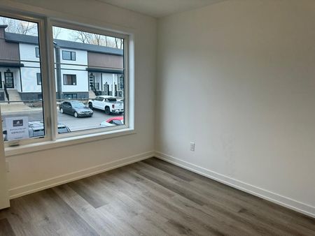 For Lease - 4263 FOURTH Avenue Unit# 422, Niagara Falls, Ontario - Photo 5