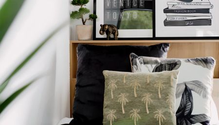 Premium Single Room with Balcony - Photo 2