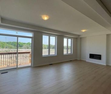 For Lease - 47 Kenneth Rogers Crescent, East Gwillimbury, Ontario - Photo 5