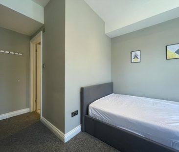 5 bedroom terraced house to rent - Photo 1