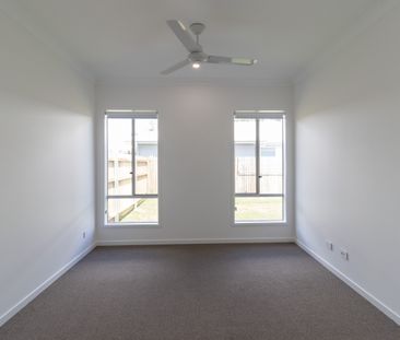 IMMACULATE NEW BUILD JUST WALKING DISTANCE FROM THE WATER - Photo 5