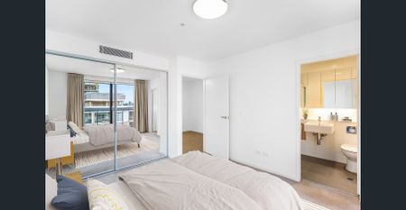 Expansive and Elevated 3-Bedroom Penthouse - Photo 5