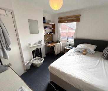 3 bedroom terraced house to rent - Photo 3