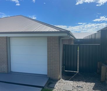 2 BEDROOM DUPLEX - Photo 4