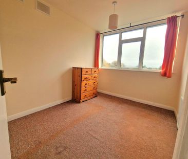 2 bedroom end of terrace house to rent - Photo 4