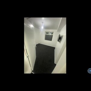 1 bedroom in a flat share to rent - Photo 2