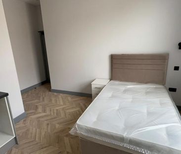Studio to rent - Photo 6