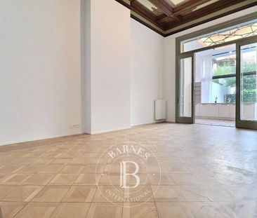 In the heart of Brussels - Renovated duplex 2bed + terrace + parkin... - Photo 2
