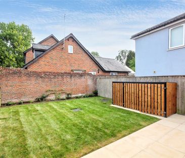 2 bedroom end of terrace house to rent - Photo 2