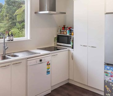 Stokes Valley Living - Photo 3