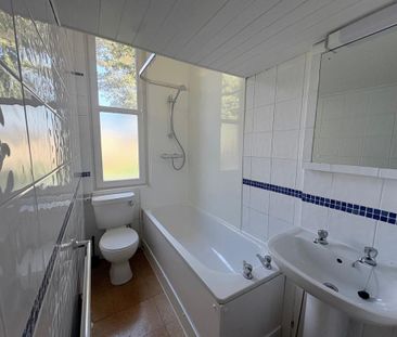 3 bedroom flat to rent - Photo 6