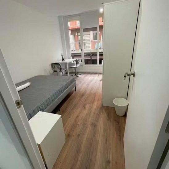 Plaça de Pep Ventura, Badalona, Catalonia 08912 - Foto 1