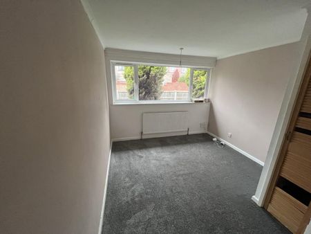 2 bedroom semi-detached bungalow to rent - Photo 3