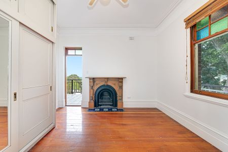 Character home in Prime Location - Photo 4