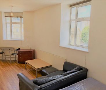 Studio to rent - Photo 5