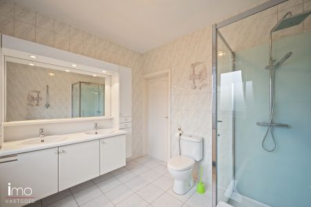 BEZOEKSTOP! Ruime woning met 4 slaapkamers - Photo 4