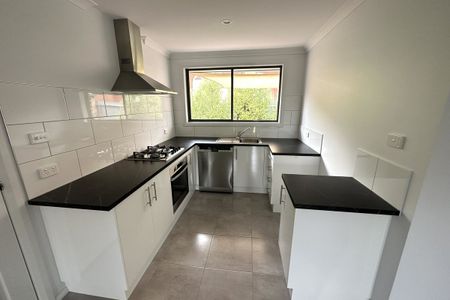 Modern & Low-Maintenance Living in the Heart of Shepparton - Photo 4