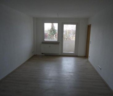 3 Raum Wohnung mit Balkon und Stellplatz - Foto 1