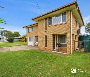 Spacious Family Home with Pool, Powered Shed & Flexible Lower Level - Photo 2