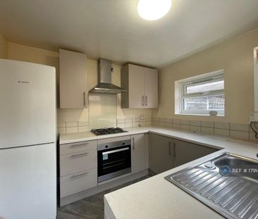 3 bedroom terraced house to rent - Photo 6