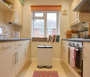 2 bedroom apartment to rent - Photo 4