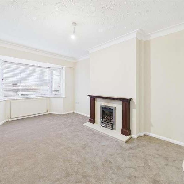 Banksfield Avenue, Yeadon, Leeds, LS19 - Photo 1