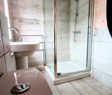 1 bedroom in a house share to rent - Photo 6