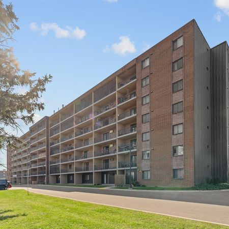 Tecumseh Terrace Apartments - Photo 3