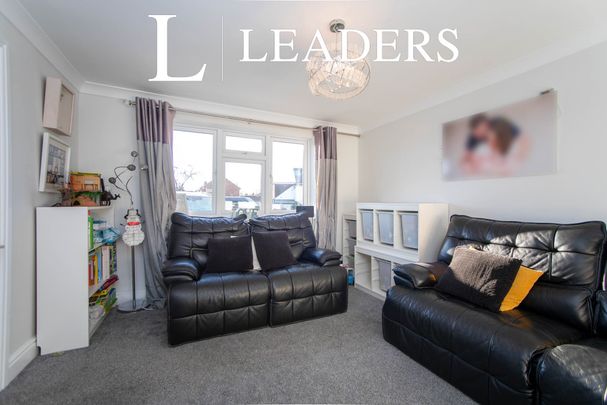 3 bedroom house to rent Knights Road, Hoo, Rochester, ME3 - Photo 1