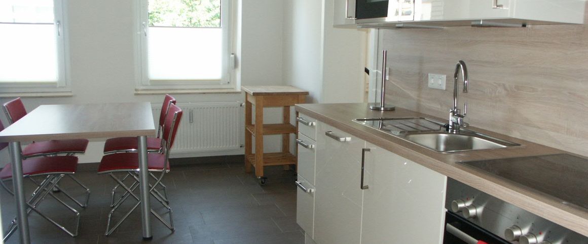 Neustadt, modern eingerichtetes Zimmer in einer 3-Zimmerwohnung fußnah zur Innenstadt. - Photo 1