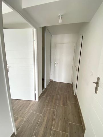 Location Appartement 2 pièces 53m² - Photo 4