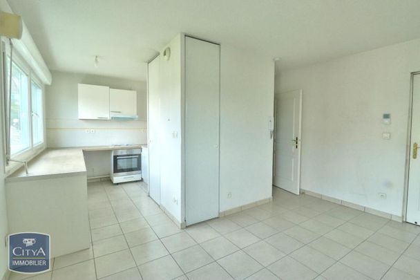 Location Appartement 1 pièce 25m² ST PRIEST EN JAREZ 42270 - Photo 1