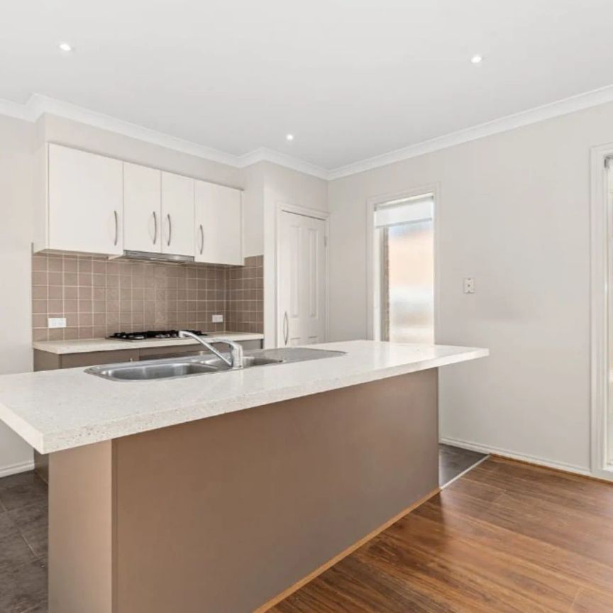 Unit 1/31 Ella Grove, Chelsea. - Photo 1