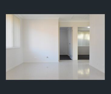 Two bedroom granny flat in a superb location. - Photo 5