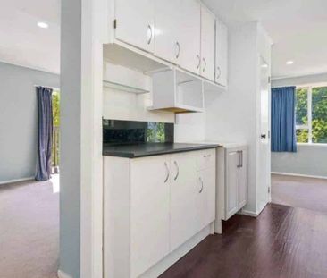 Charming 3-Bedroom Home in Massey - Photo 5