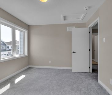 For Lease - 417 Epoch Street, Barrhaven, Ontario - Photo 2