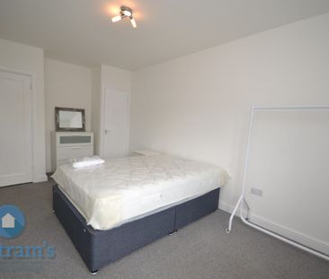 2 bed Flat for Rent - Photo 5