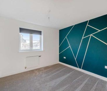 Hereford Close, Woking, GU21 - Photo 4